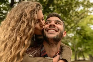 Relacionamento: 7 atitudes que os homens adoram nas mulheres